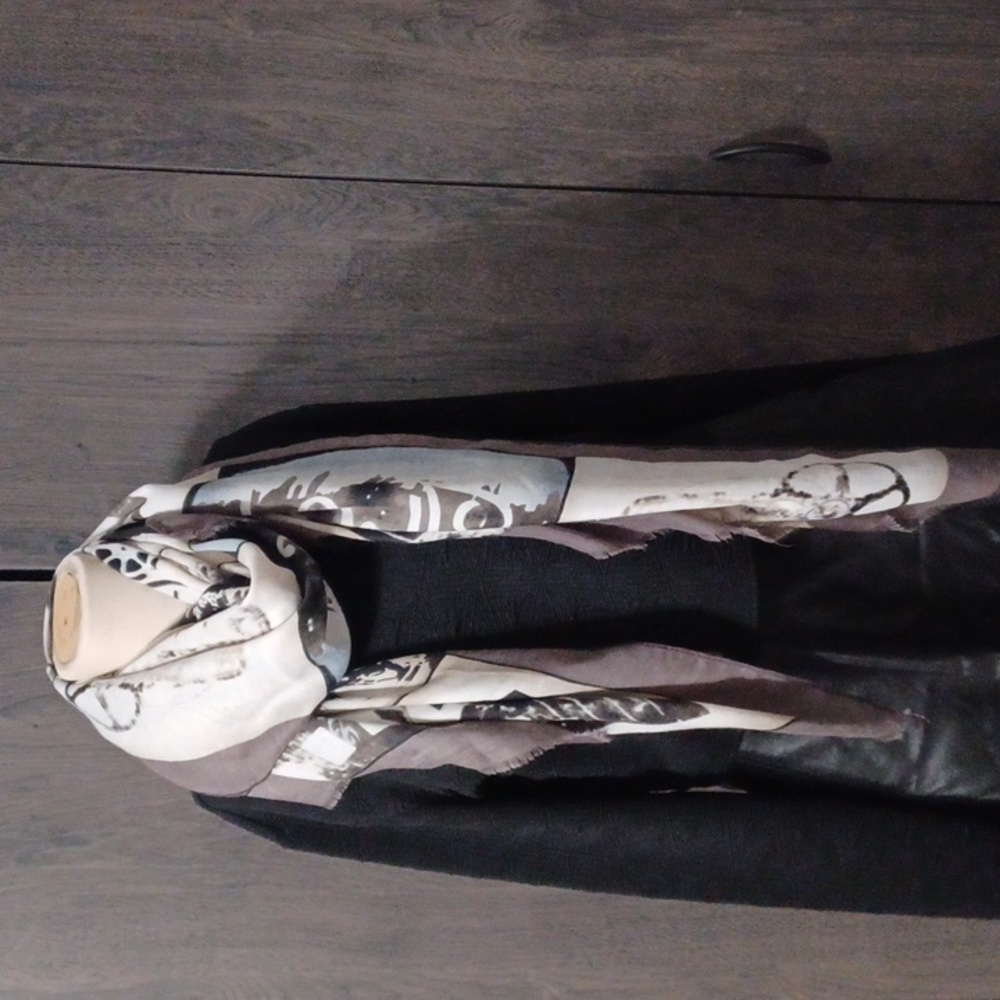 Avenue 9 cannes themed scarf